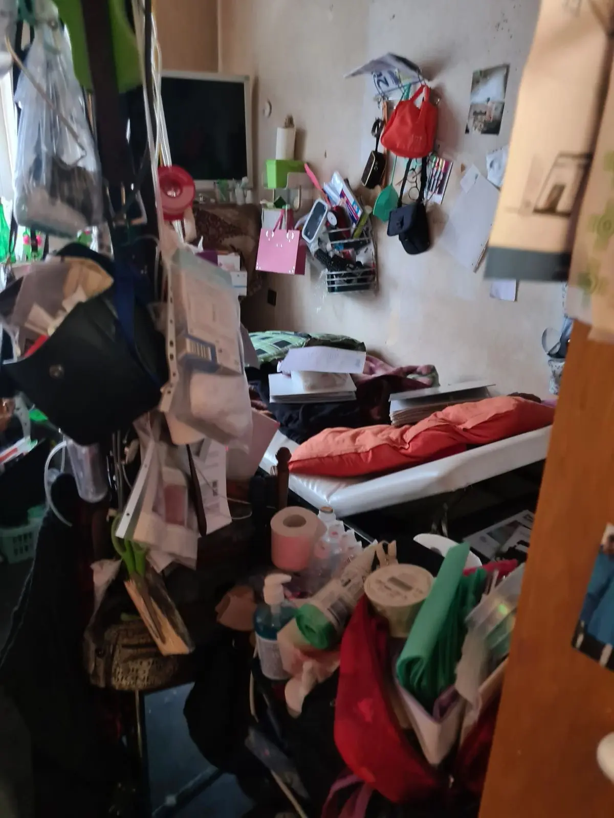 Zugestelltes Zimmer vor einer Messie-Räumung